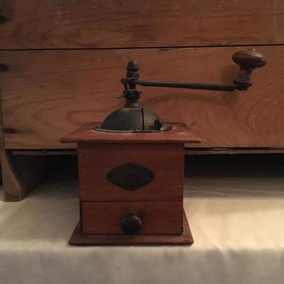 Small grinder (coffee?)