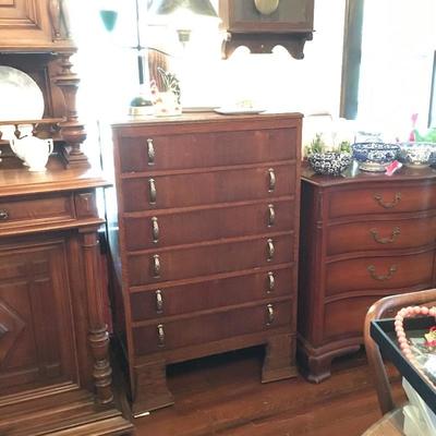 1930â€™s-1940â€™s chest