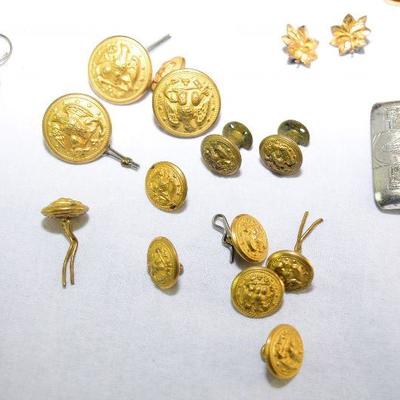 Lot 014-T: Assortment of Vintage Military Uniform Hardware