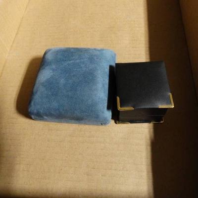 lot of two empty jewelry boxes