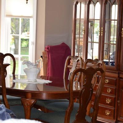 Lexington Dilning Room Table, Chairs, China Cabinet