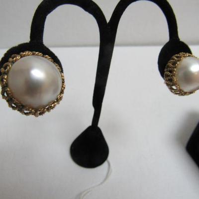 14 Kt Gold Pearl Earrings