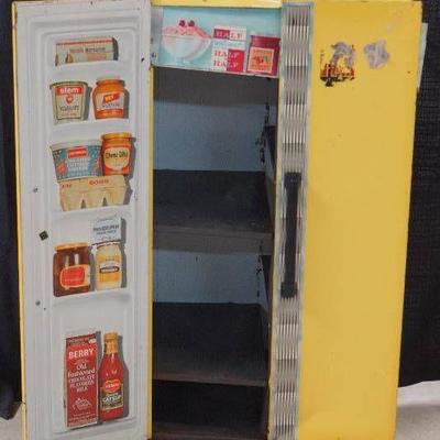 Vintage Refrigerator Play Set Neat Old Toy