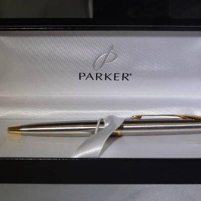 Parker Pens With Cases.