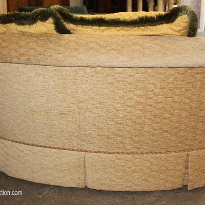CLEAN Contemporary Arch Back 1 Cushion Loveseat by â€œKindel Furnitureâ€
Located Inside â€“ Auction Estimate $300-$600

