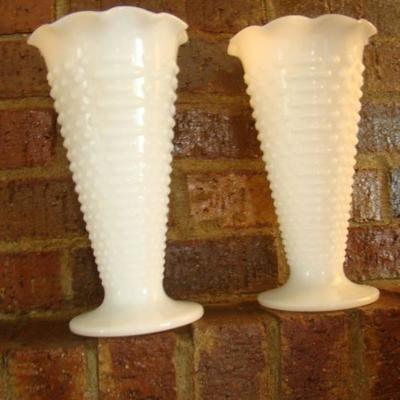 Pair of Hobnail vases 
