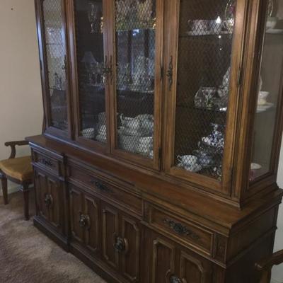 Hutch with lighted display top
