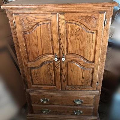 Nice Cabinet with Drawers & Doors - see pics for m ...