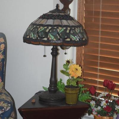 Lamp, Side Table, Floral Decor