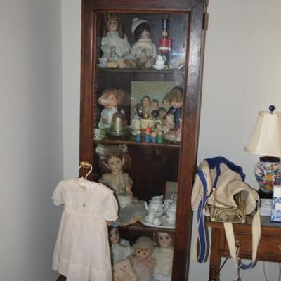 Curio Cabinet, Collectible Dolls