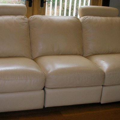 Stylehouse Power Lemon color Recliner in excellent condition