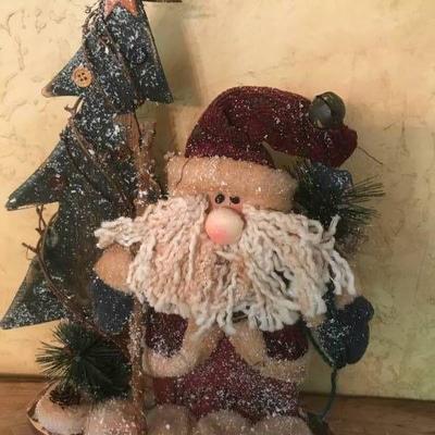 Rustic Country Santa with wood Christmas Tree