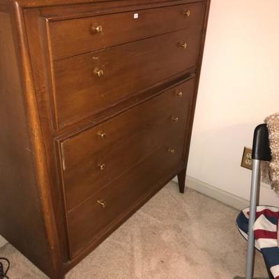 FACADE NORTH CAROLINA FURNITURE MID CENTURY CHEST OF DRAWERS