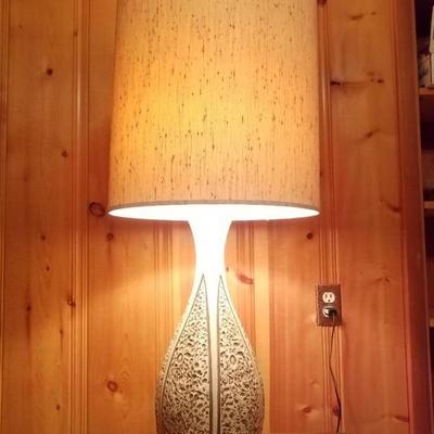 Wood LP Cabinet w/Lamp