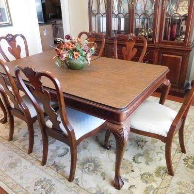 Pennsylvania House Dining Table and 8 Chairs