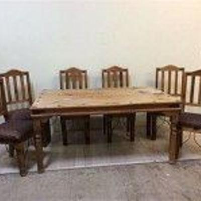 Knotty Pine Dining Table & Chairs