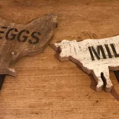 Eggs and Milk farm hooks in animal shapes
