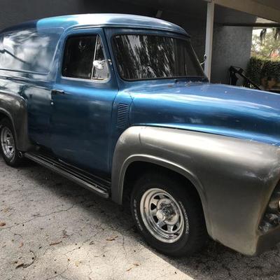 **1955 Ford - Needs carburator