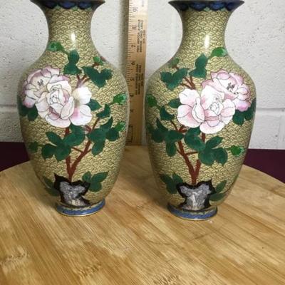 Beautiful Floral Citron Background Vases