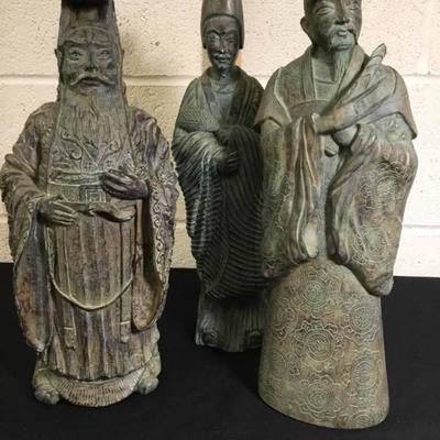 3 King Statues