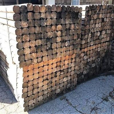 (117)Landscaping Timbers 4 x 4 x 8 Bundle Forkl ...