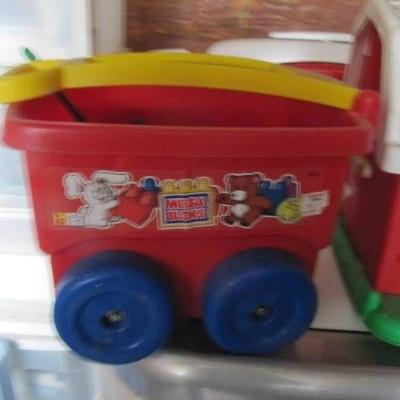 FISHER PRICE TOY BARN + TOY WAGON