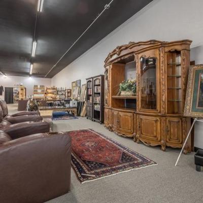 Estate sale photo