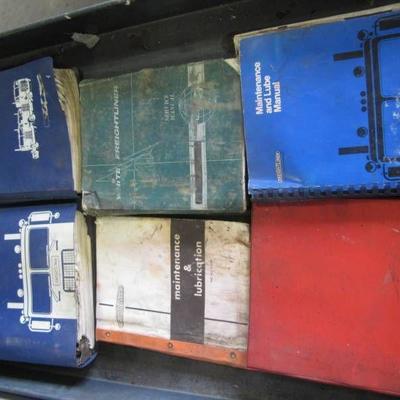 1 Vintage White Freightliner Service Manual & 5 Fr ...