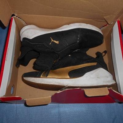 Black and Gold Tennis Shoes Sz 5.5
