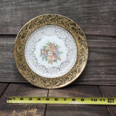 22K gold-trimmed plate