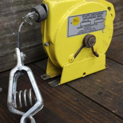 Static discharge reels