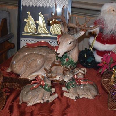 Reindeer and Christmas Décor