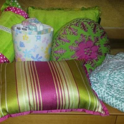 Throw Pillows and Bedroom Accessories Lot
