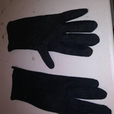12 Pairs Of Black Cloth Gloves With Rubber Grip Fr ...
