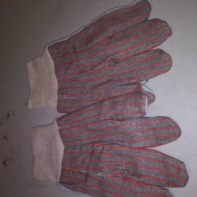 4 Packs Of Industrial Work Gloves. Size Medium.