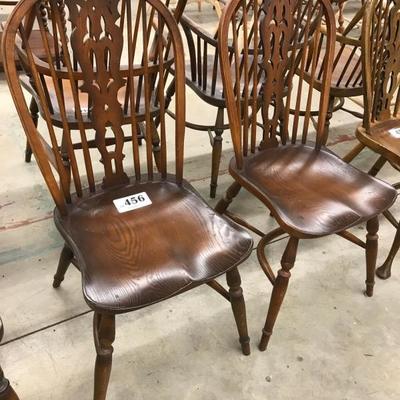 D.R. Dimes pair of English Georgian style bow back Windsor chairs with splats