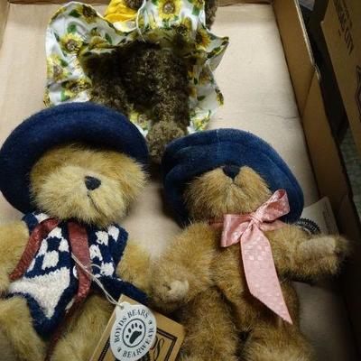 2 plush Boyds bears & other plush bear-