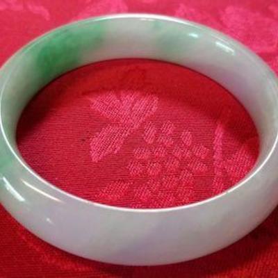 NOT050 Gorgeous Jade Bangle Bracelet