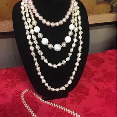 NOT096 Pearl-Like Beaded Costume Jewelry