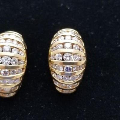 NOT121  14K Gold Diamond Cluster Earrings