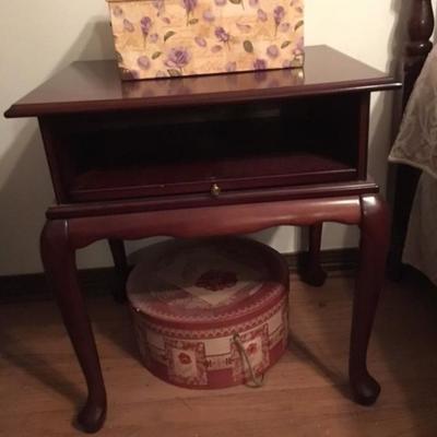 Side Table with pullout Shelf Queen Anne Style Legs KC020 Local Pickuphttps://www.ebay.com/itm/113398469243