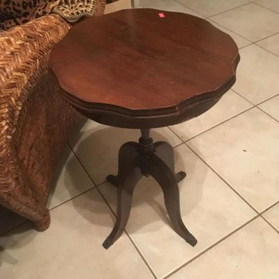 Antique Pedistal Table Small Mahogany RR1011 https://www.ebay.com/itm/123503493685