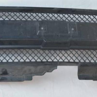 CAR PARTS - GENUINE GM INNER GRILLE 10358107, Che ...