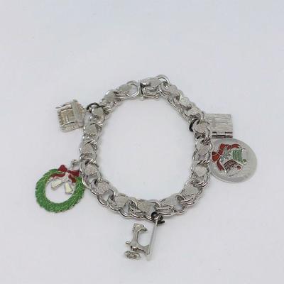 LOT 16 VINTAGE STERLING SILVER HEART CHARM BRACELET WITH 5 CHARMS