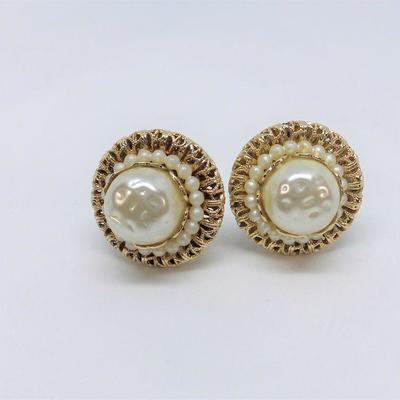 LOT 15 VINTAGE KRAMER GOLD-TONE AND FAUX PEARL CLIP ON EARRINGS