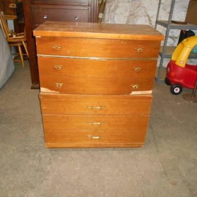 Mid Century Mod Chest of Drawers by Bassett Furnit ...