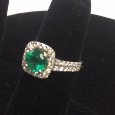 14kt gold emerald and diamond ring