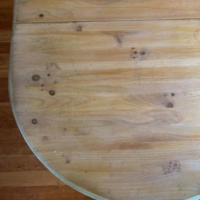 Detail of Pine Oval Table 