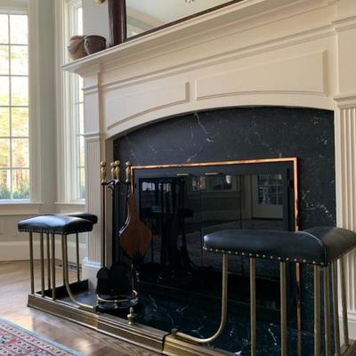 Fireplace Club Fender with Two Leather Seats