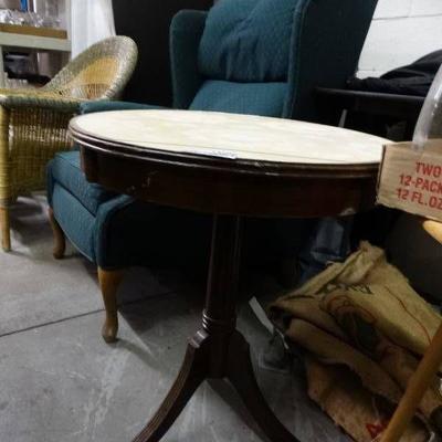 Small Vintage 3-Legged Wooden Side Table w Decora ...